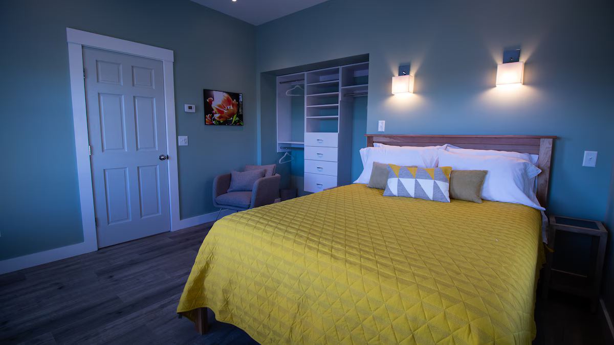 Luxury Coastal Apartment in Searsport — property photo 8