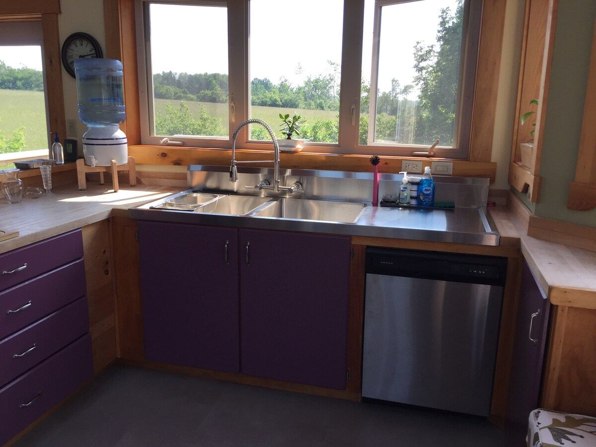 Southside Vacations / Quarterdeck Cottage in Antigonish — property photo 6