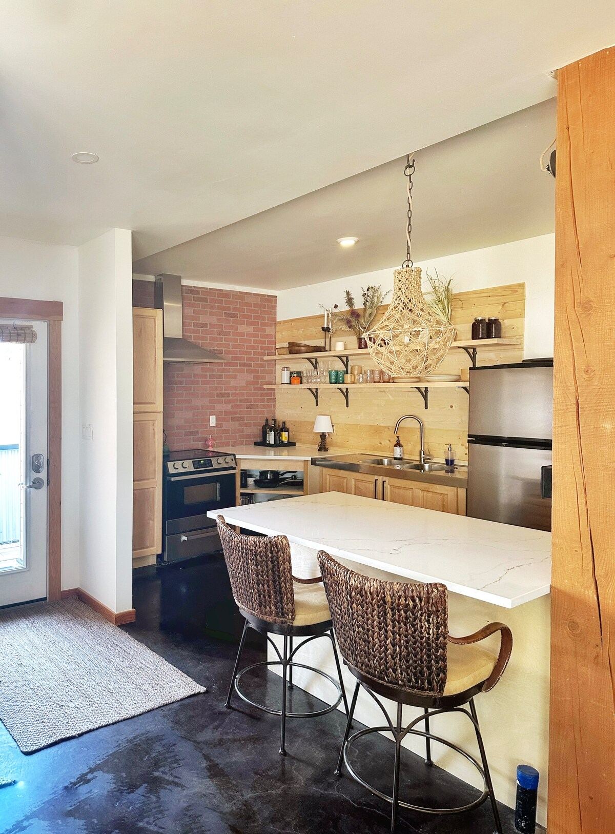 Lamplighter Guesthouse in Nelson — property photo 9