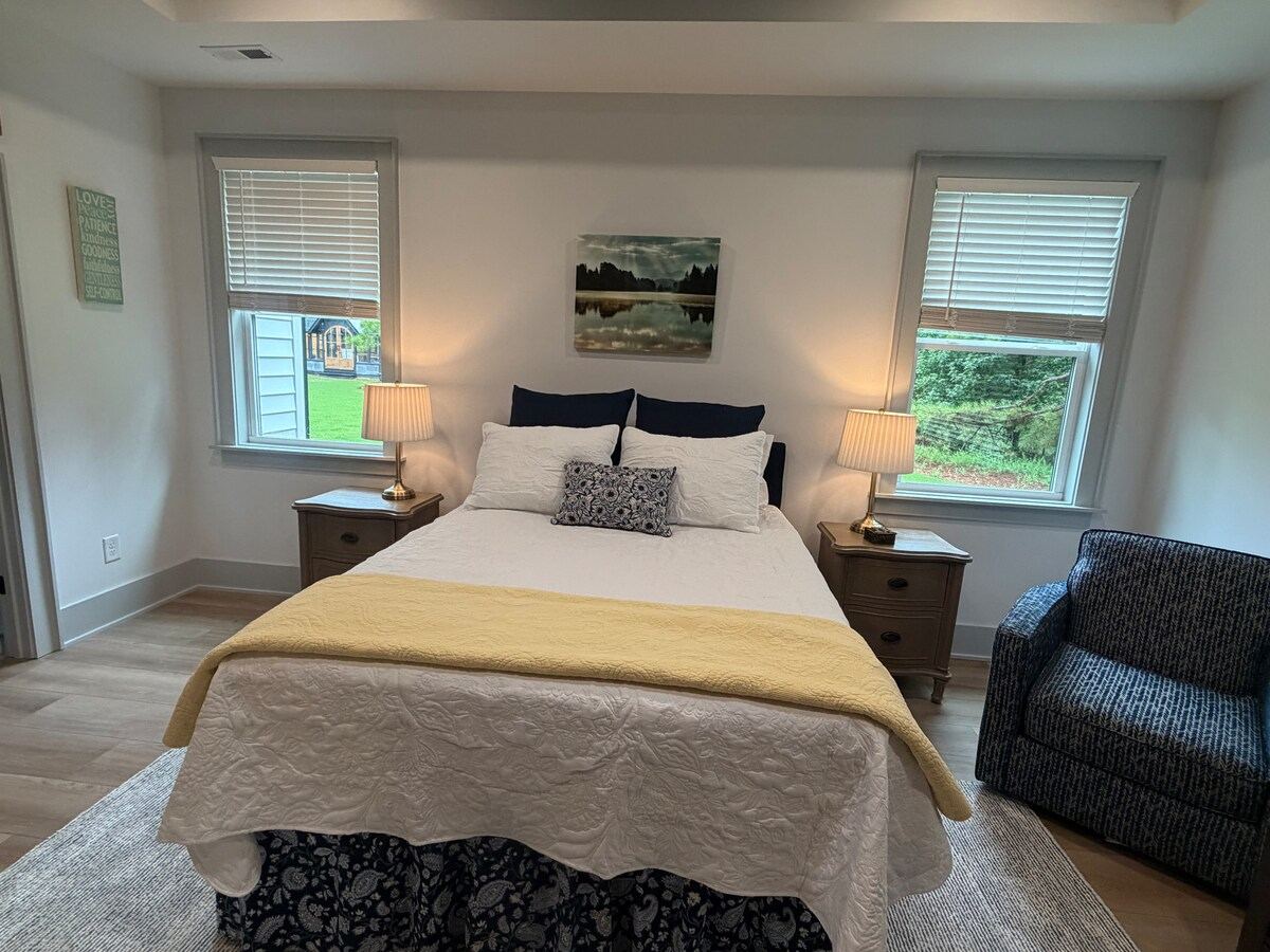 The Greenhouse Getaway in Zebulon — property photo 15