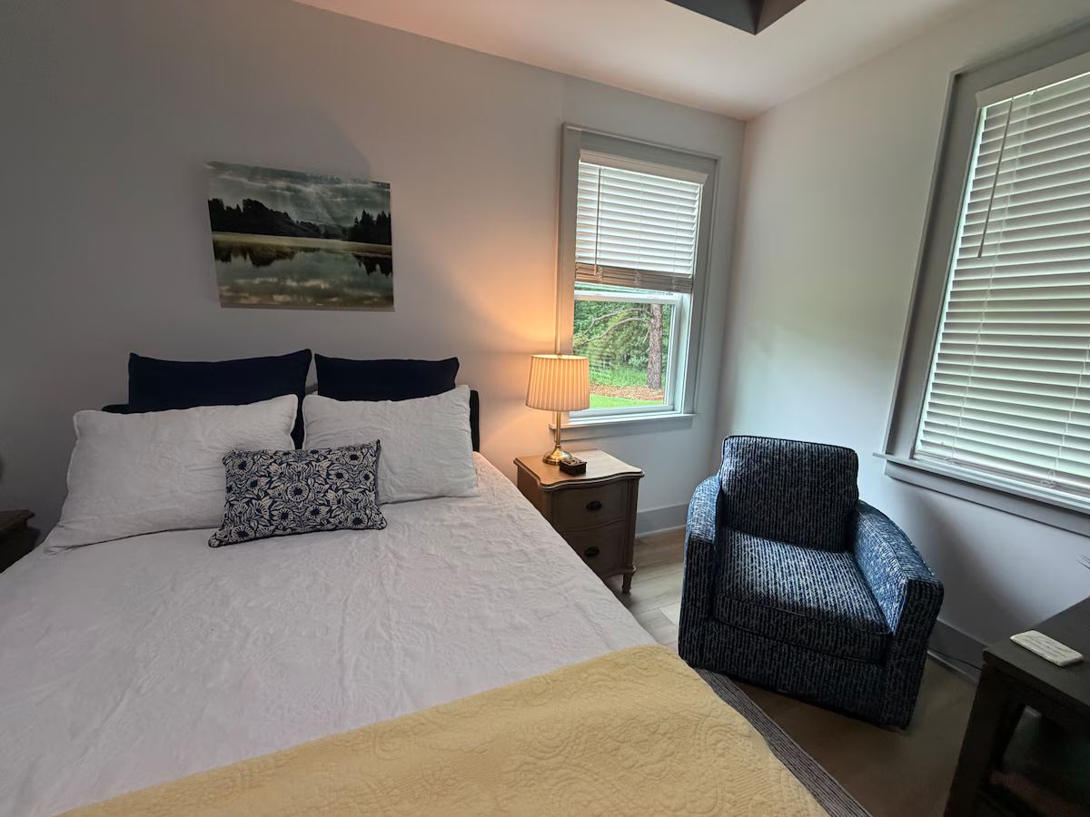 The Greenhouse Getaway in Zebulon — property photo 17