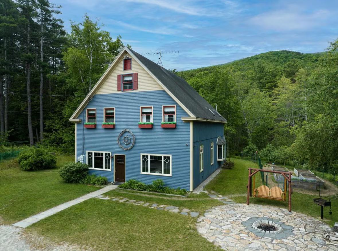 Lawson Family Properties in Newbury — property photo 1