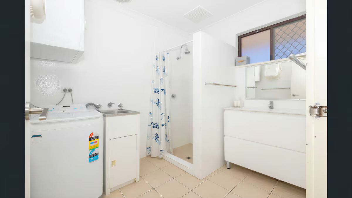 Listing image 9 at Ocean Beach Chalet 18 in San Diego