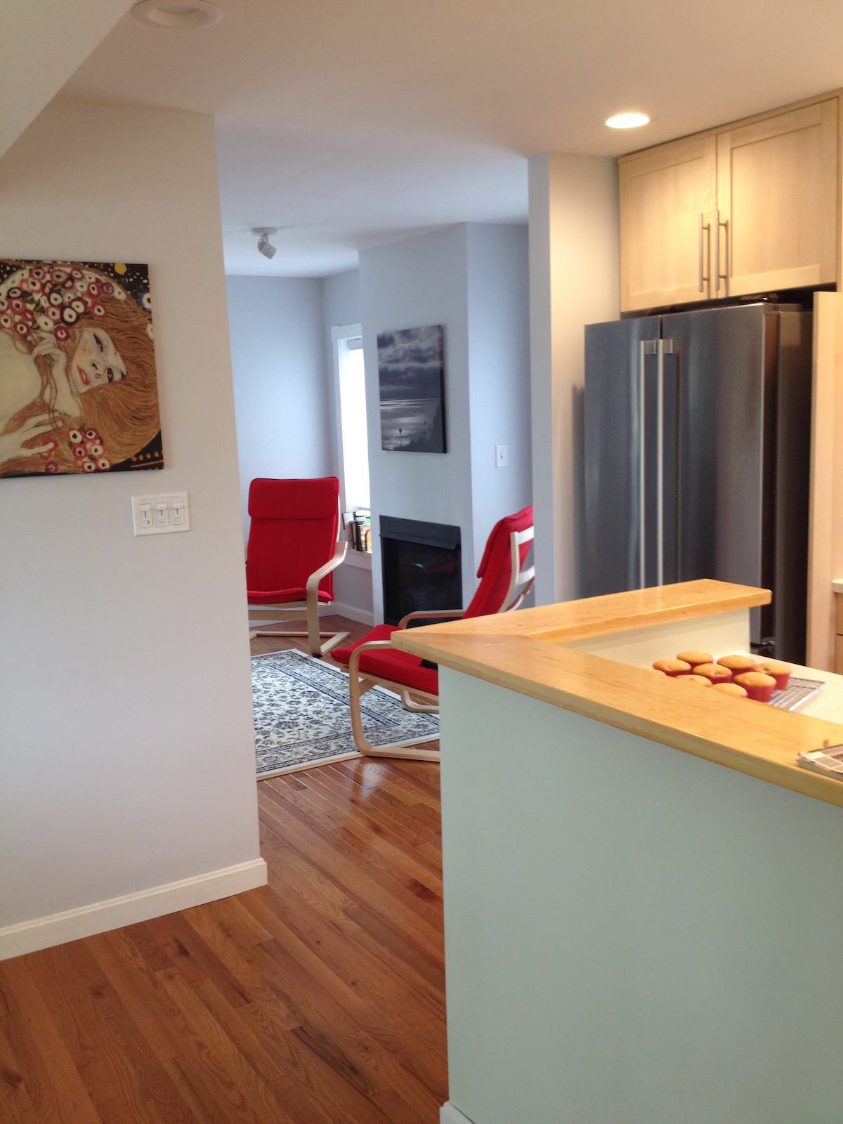 Sparkling clean and fresh, this newly renovated cottage is on Summerkeys' doorstep in Lubec, close to Campobello. Its quiet but central location hosts two bedrooms, two bathrooms (