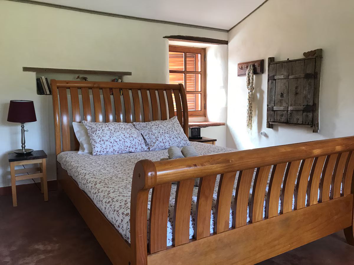 Bedroomwith king size bed. at Quinta Tranquila in Odeceixe