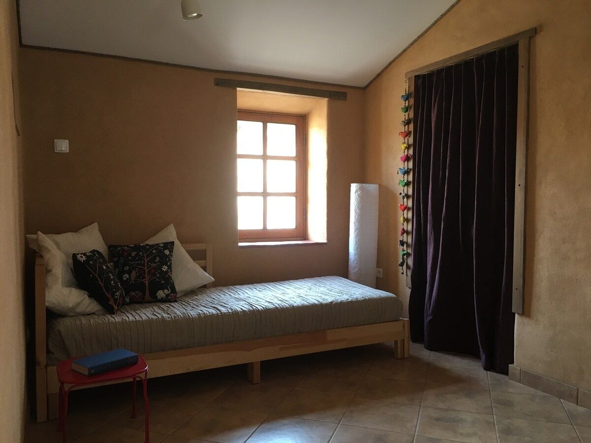 Sofa bed at Quinta Tranquila in Odeceixe